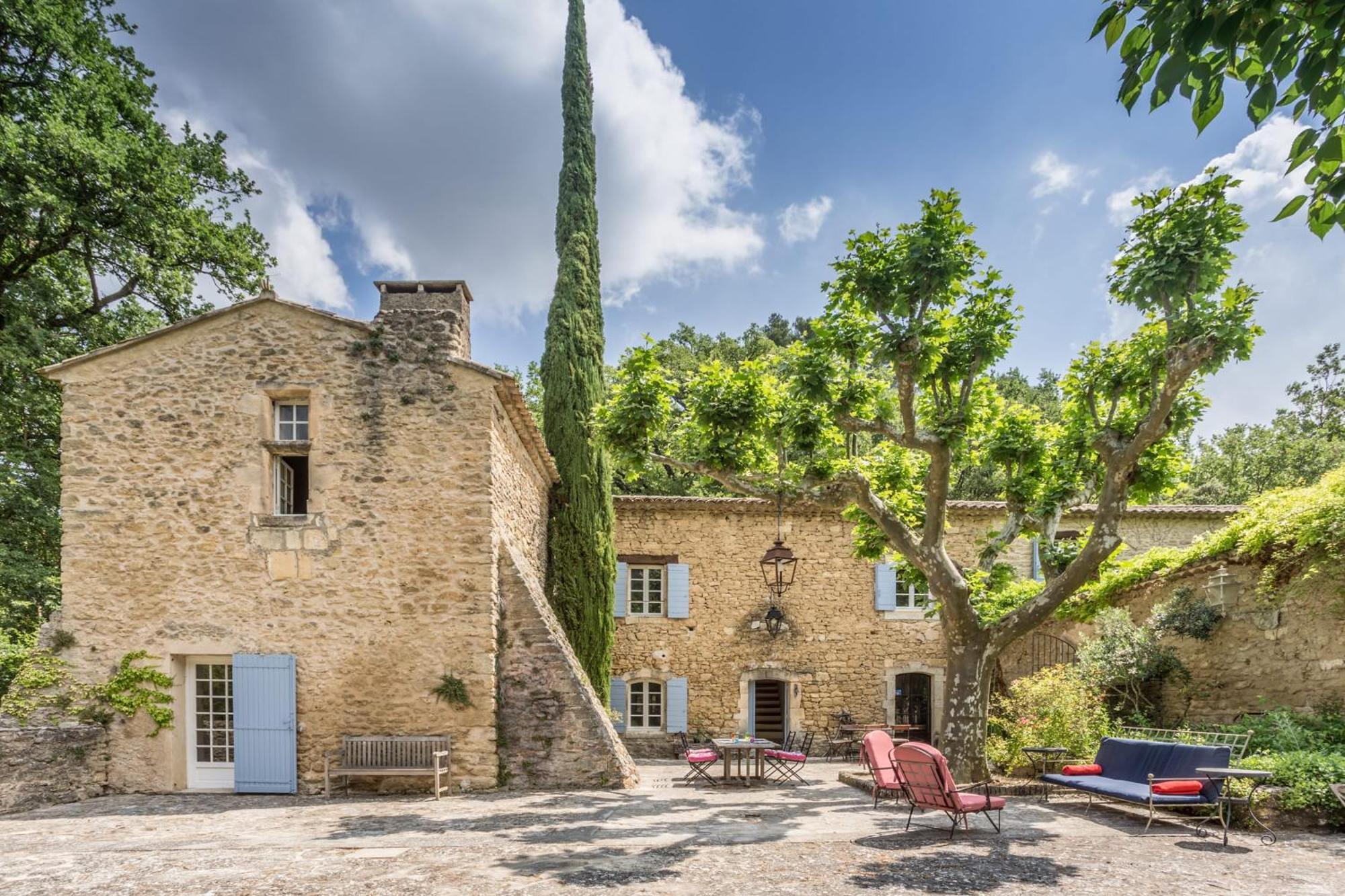 La Maison Des Artistes เมแเนร์บส์ ภายนอก รูปภาพ