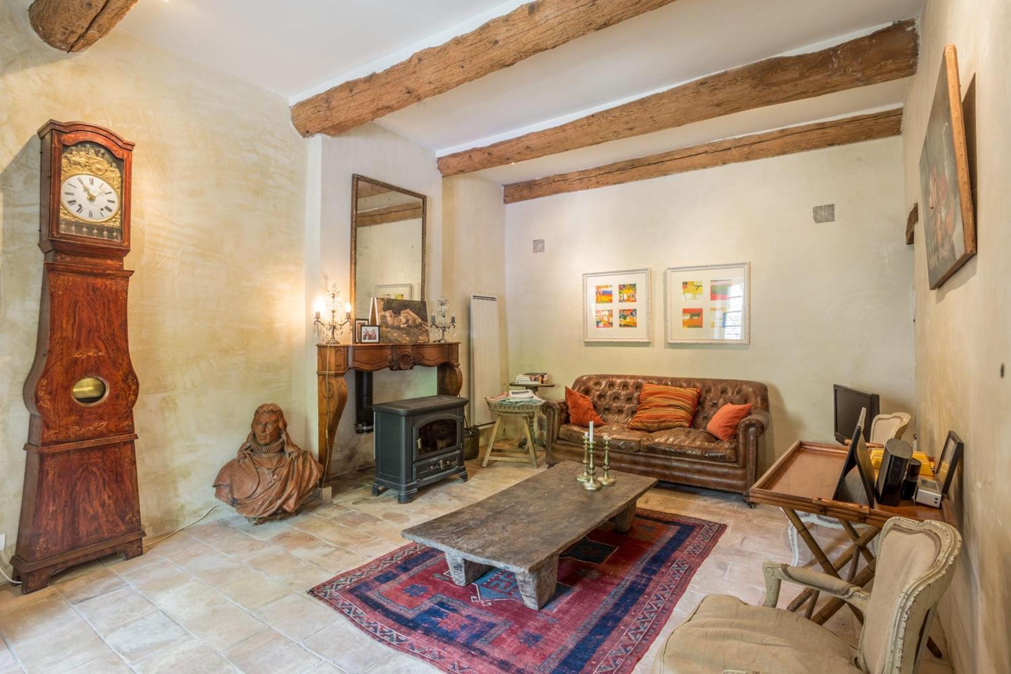 La Maison Des Artistes เมแเนร์บส์ ภายนอก รูปภาพ
